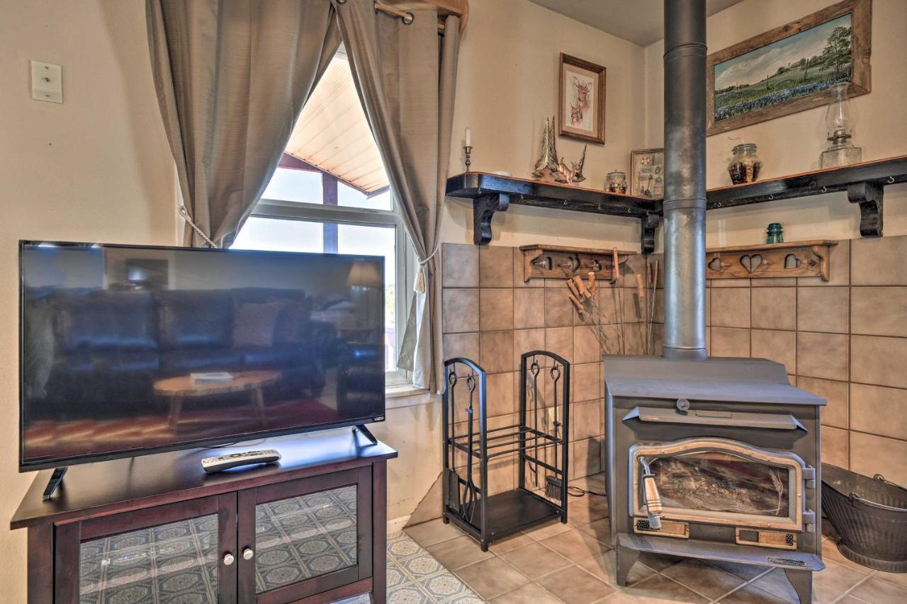 Quiet Pagosa Springs Cabin Lake And Mountain Views! エクステリア 写真
